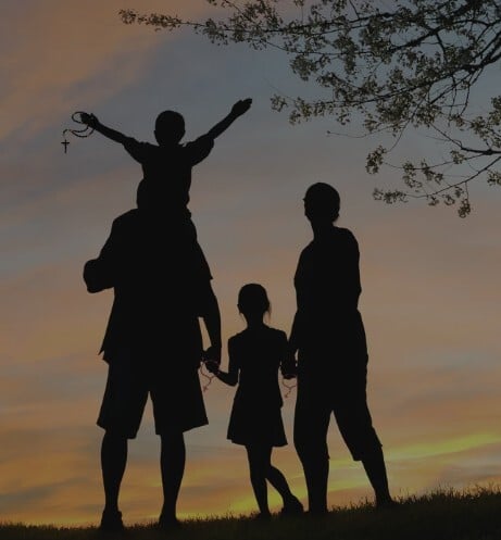 Ijumaa ya Kwanza ya Familia ya Usiku Kuanzia Oktoba 2, 2026. Mkusanyiko wa kila mwezi wa familia na marafiki kusali Rozari Takatifu pamoja Potluck na Ushirika kufuata.