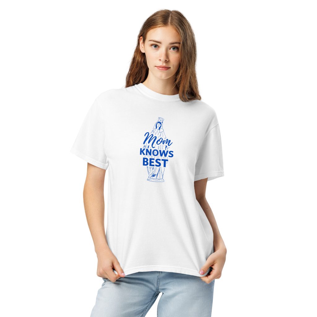 Mom Knows Best Tee
